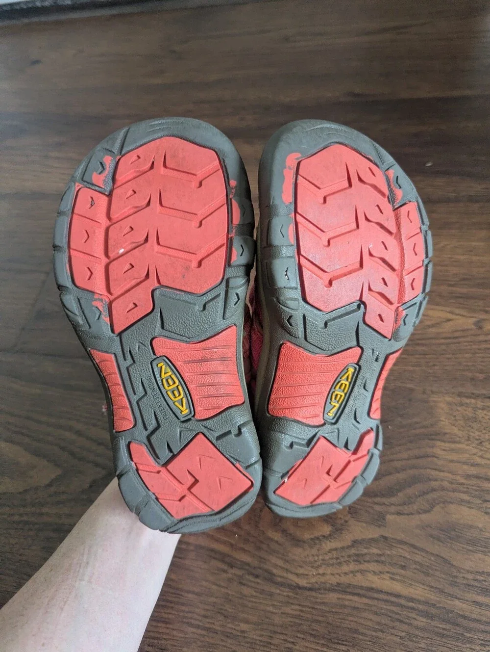 Keen Newport H2 Sandals Water Shoes Size 2 Girl Summer Beach Camping Pink